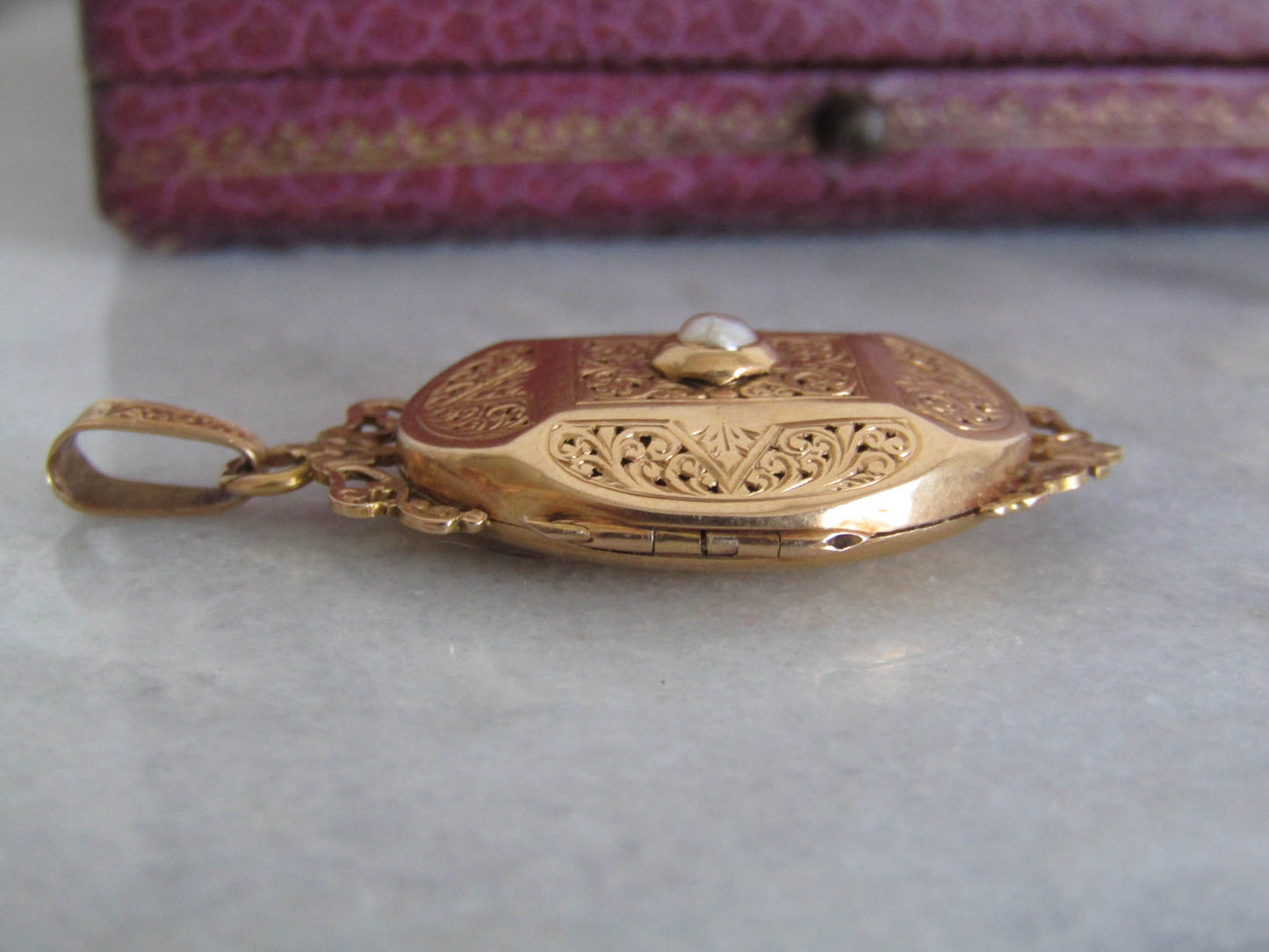 18K Solid Gold Vinaigrette Locket with Hinged Glass Partition