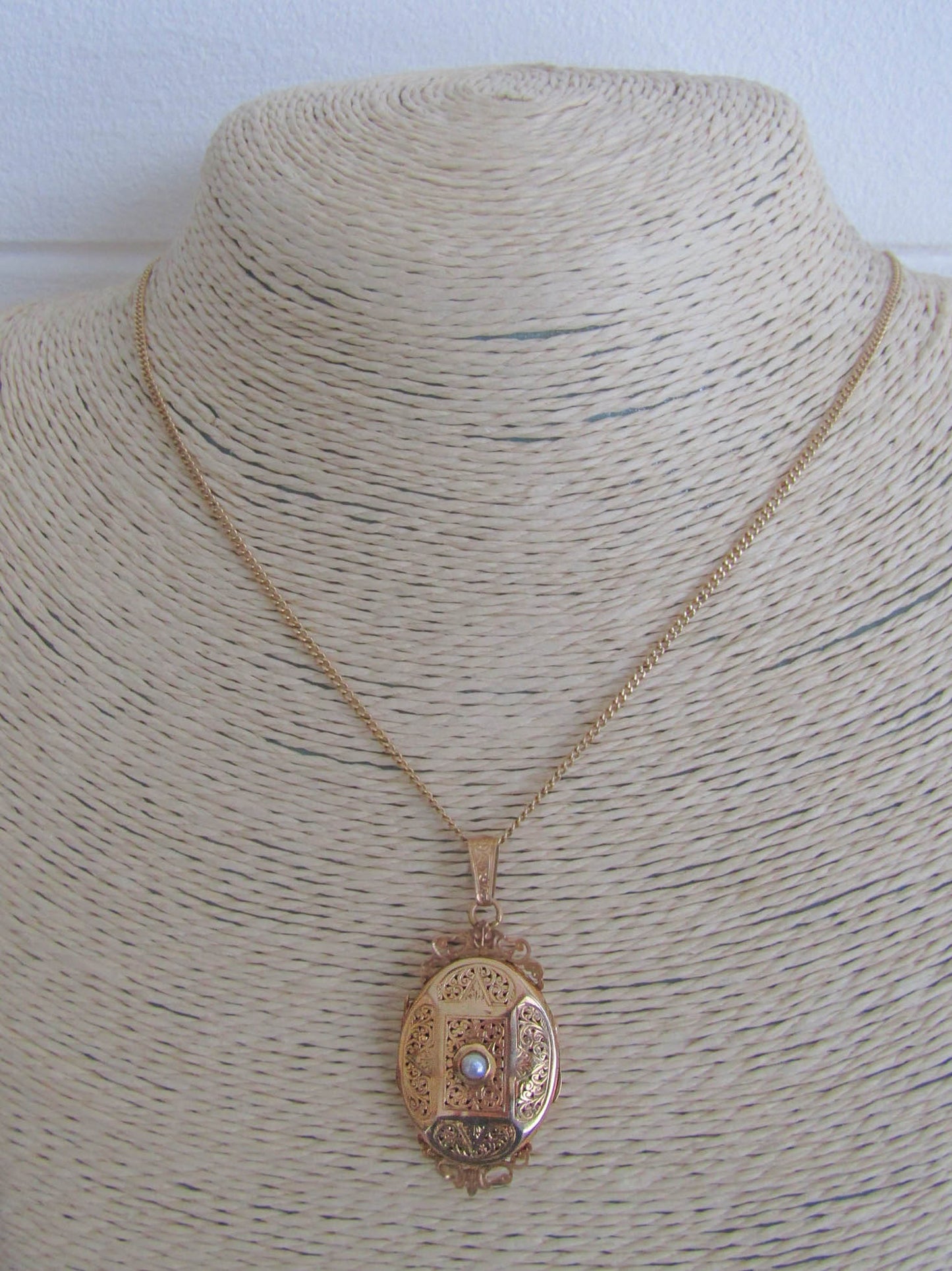 18K Solid Gold Vinaigrette Locket with Hinged Glass Partition