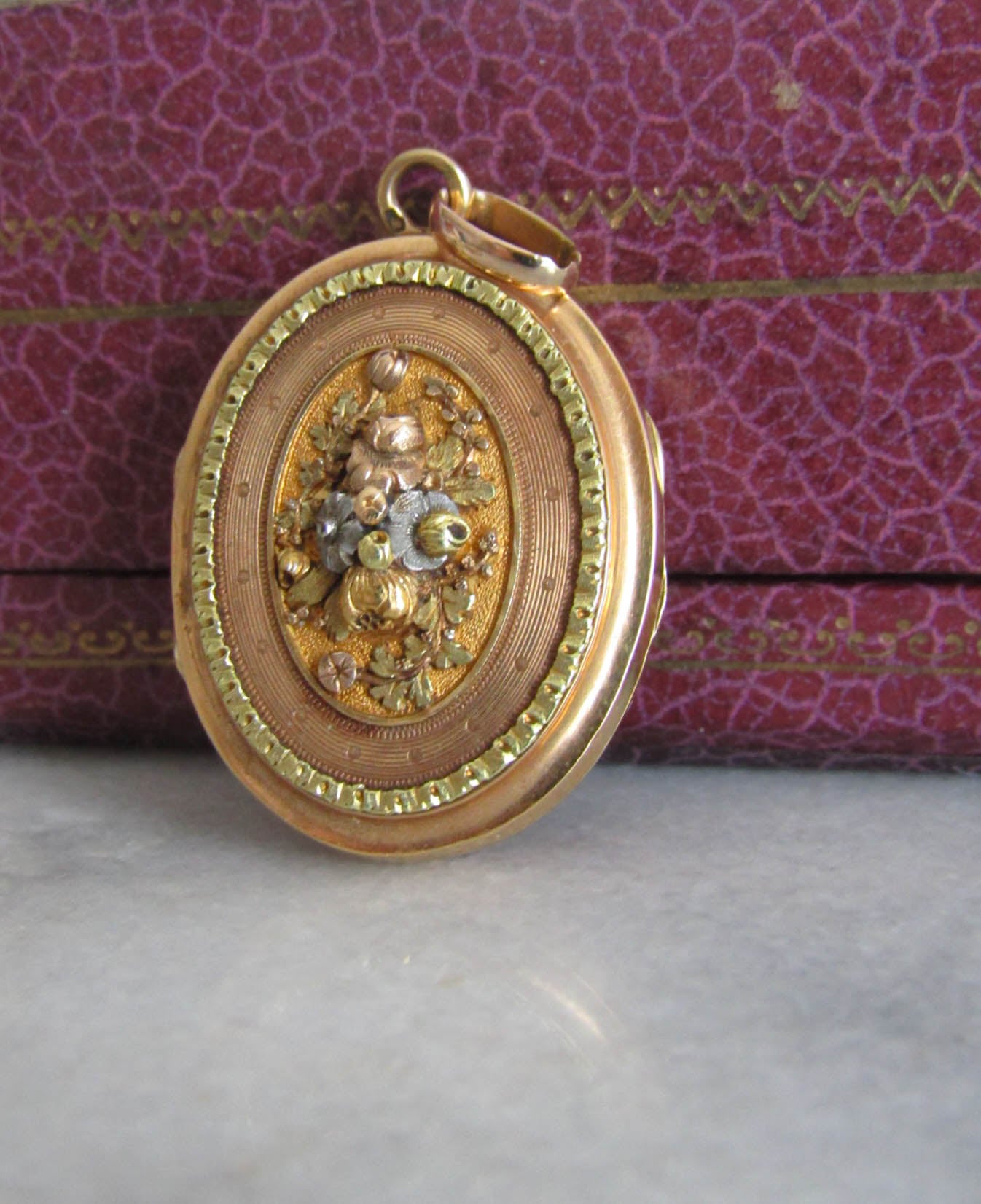 Antique Victorian 18K Solid Gold Locket with Hinged Glass Partition c. 1860