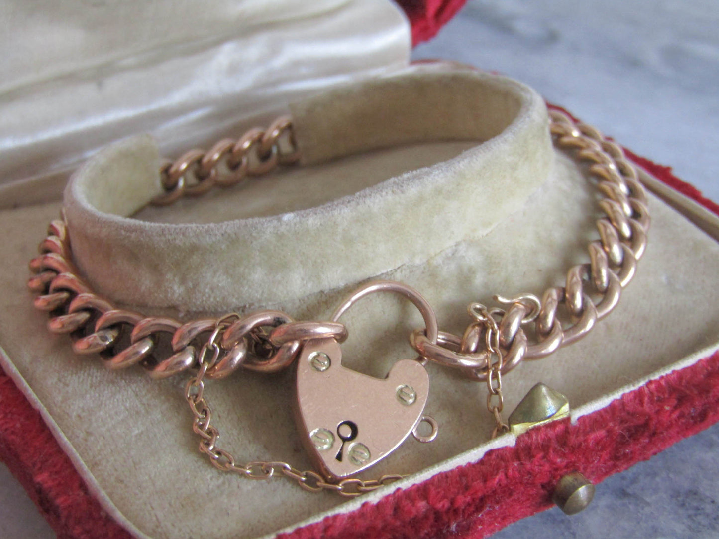 Antique 9 ct Edwardian Curb Bracelet with Heart Padlock