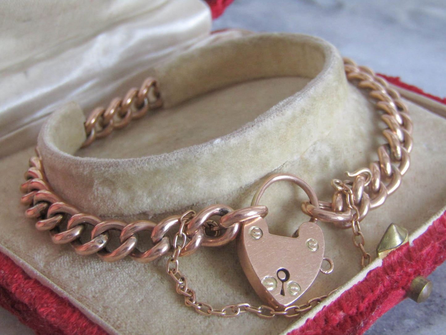 Antique 9 ct Edwardian Curb Bracelet with Heart Padlock