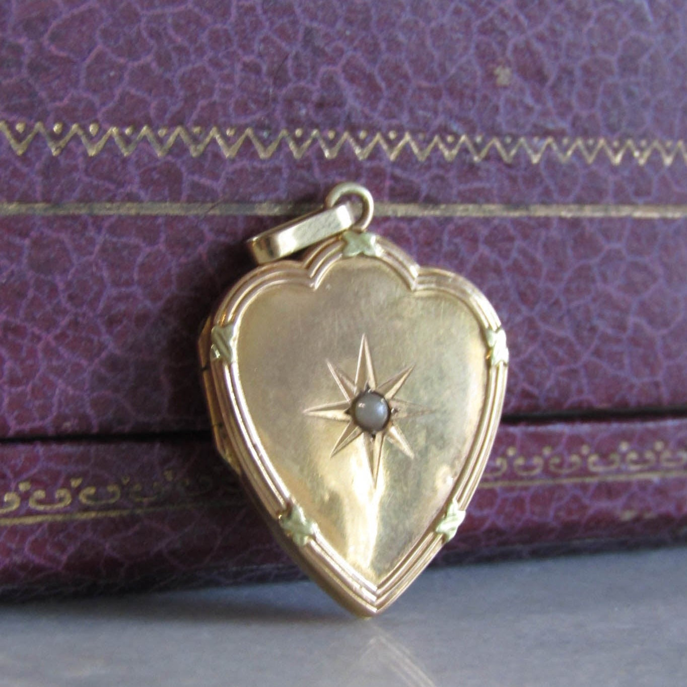 18K Gold Art Nouveau Heart Locket, Romantic French Belle Epoque Locket c. 1900