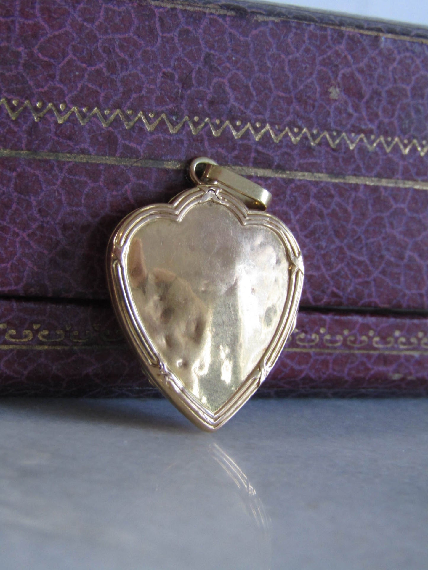 18K Gold Art Nouveau Heart Locket, Romantic French Belle Epoque Locket c. 1900