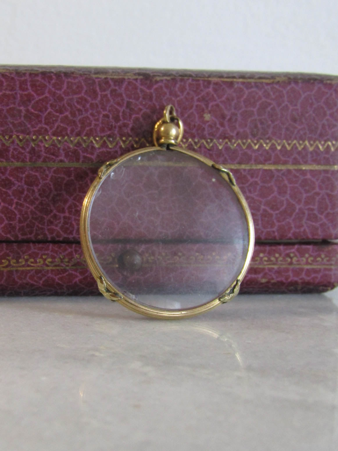 Edwardian Gold Filled Reed and Crosshatch Frame Glass Locket c. 1900