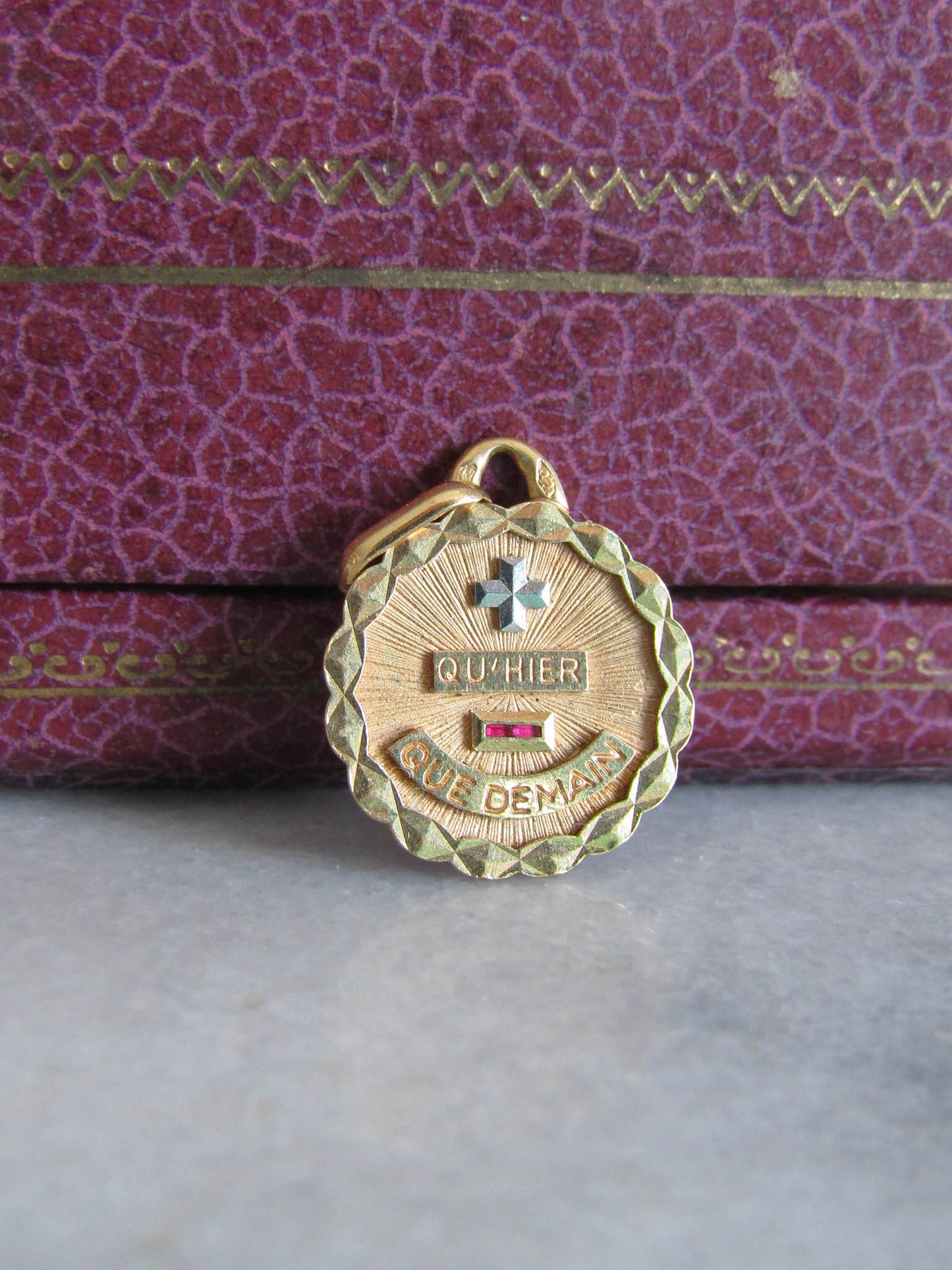 18k Augis Plus Qu'hier, Moins Que Demain Pendant, Vintage French Augis Medal