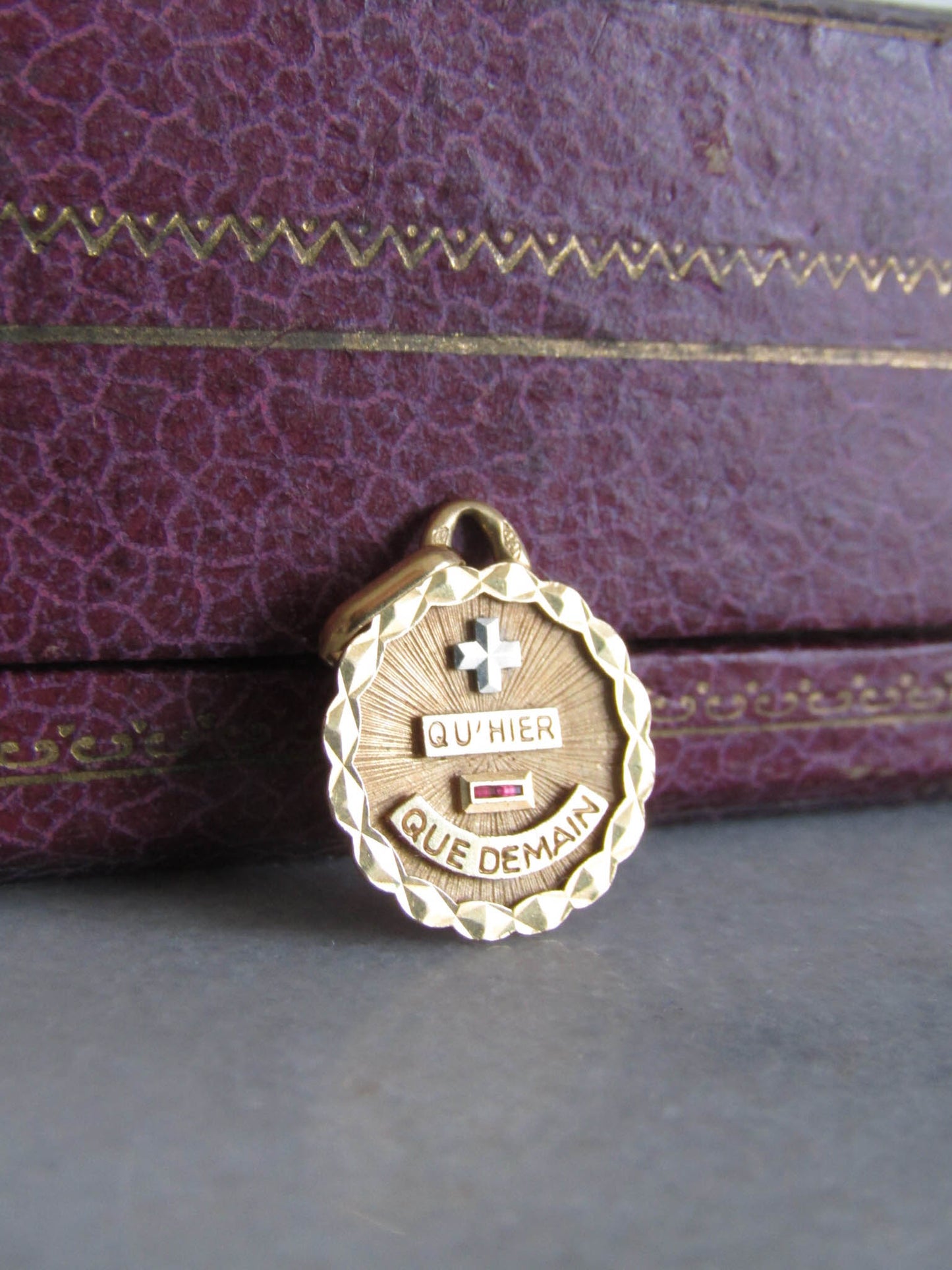 18k Augis Plus Qu'hier, Moins Que Demain Pendant, Vintage French Augis Medal