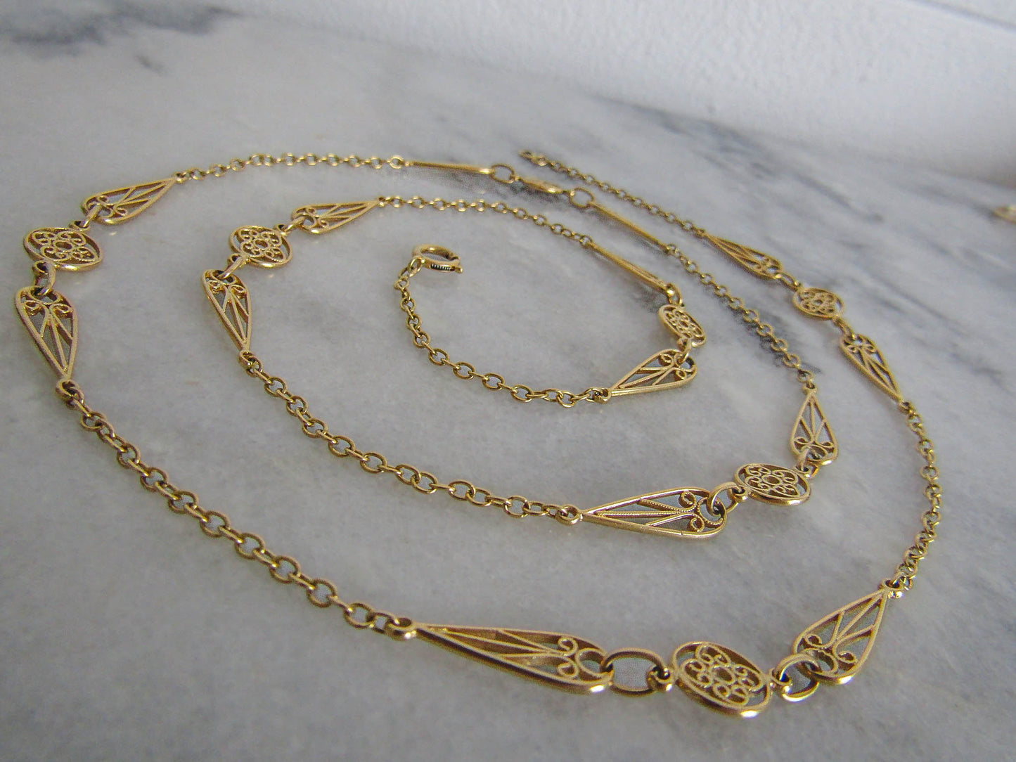 Antique French 18K Gold Filigree Heart Chain, Romantic Solid Gold Belle Epoque Necklace c. 1900