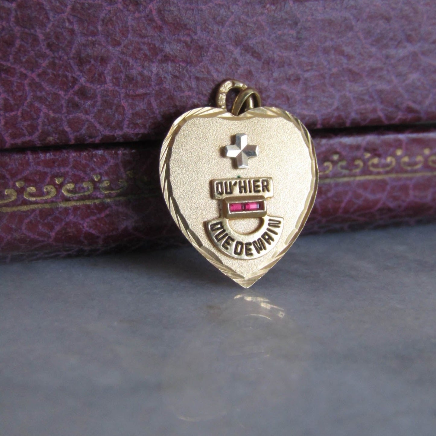 18K Augist Heart Pendant, 18k Augis Plus Qu'hier, Moins Que Demain Pendant, Vintage French Augis Medal