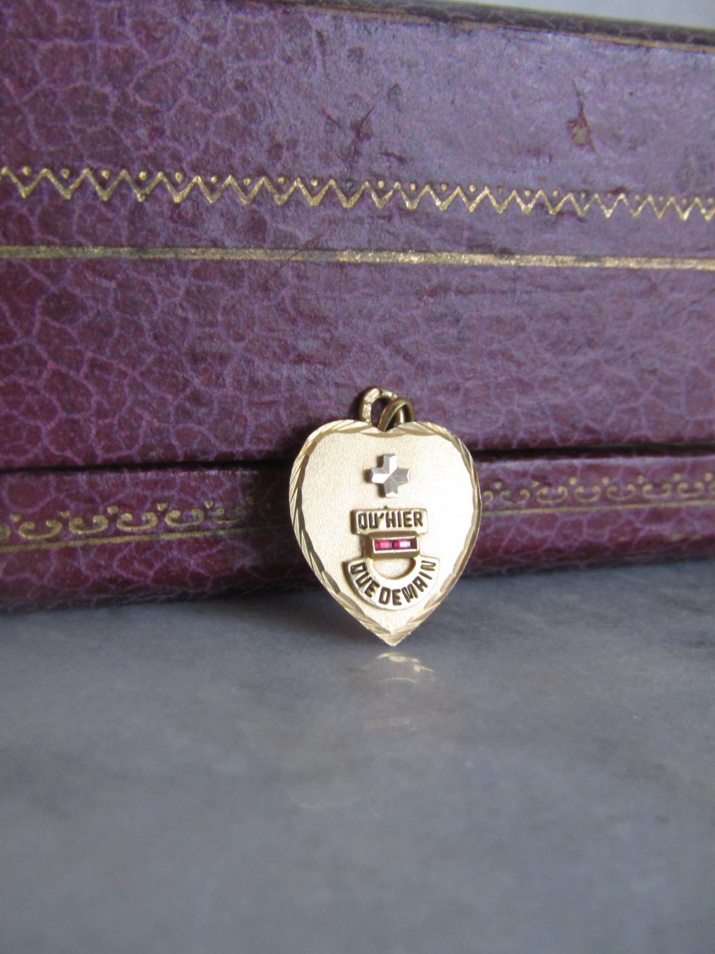 18K Augist Heart Pendant, 18k Augis Plus Qu'hier, Moins Que Demain Pendant, Vintage French Augis Medal