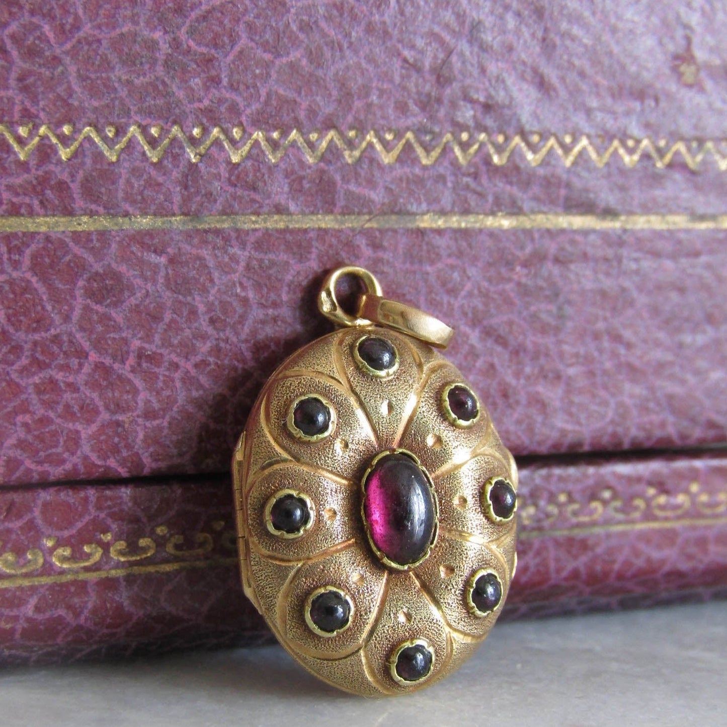 Antique Mid-Victorian French Cabochon Garnet Locket c. 1860