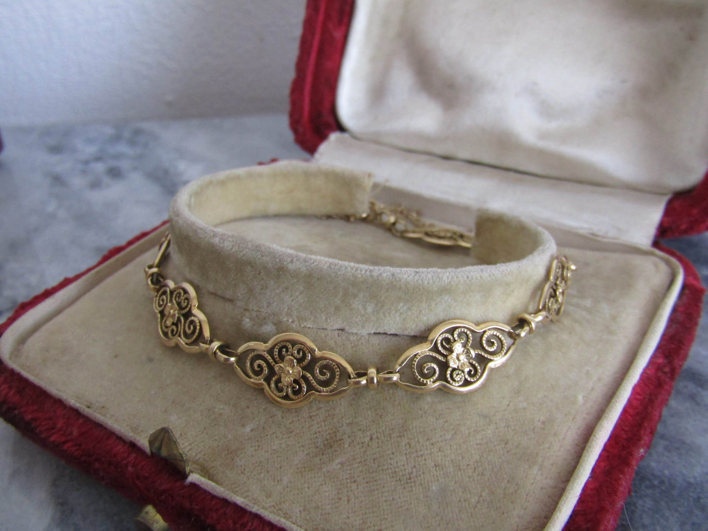 18K Floral Antique Filigree Bracelet c. 1900, Antique Art Nouveau Bracelet with Security Chain