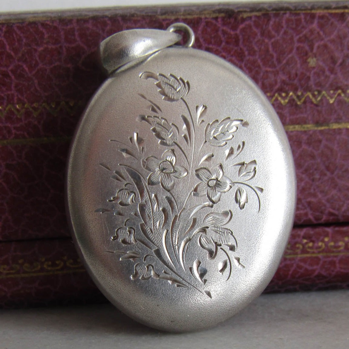 Antique French Aesthetic Silver Locket with Opening Beveled Glass Back c. 1880