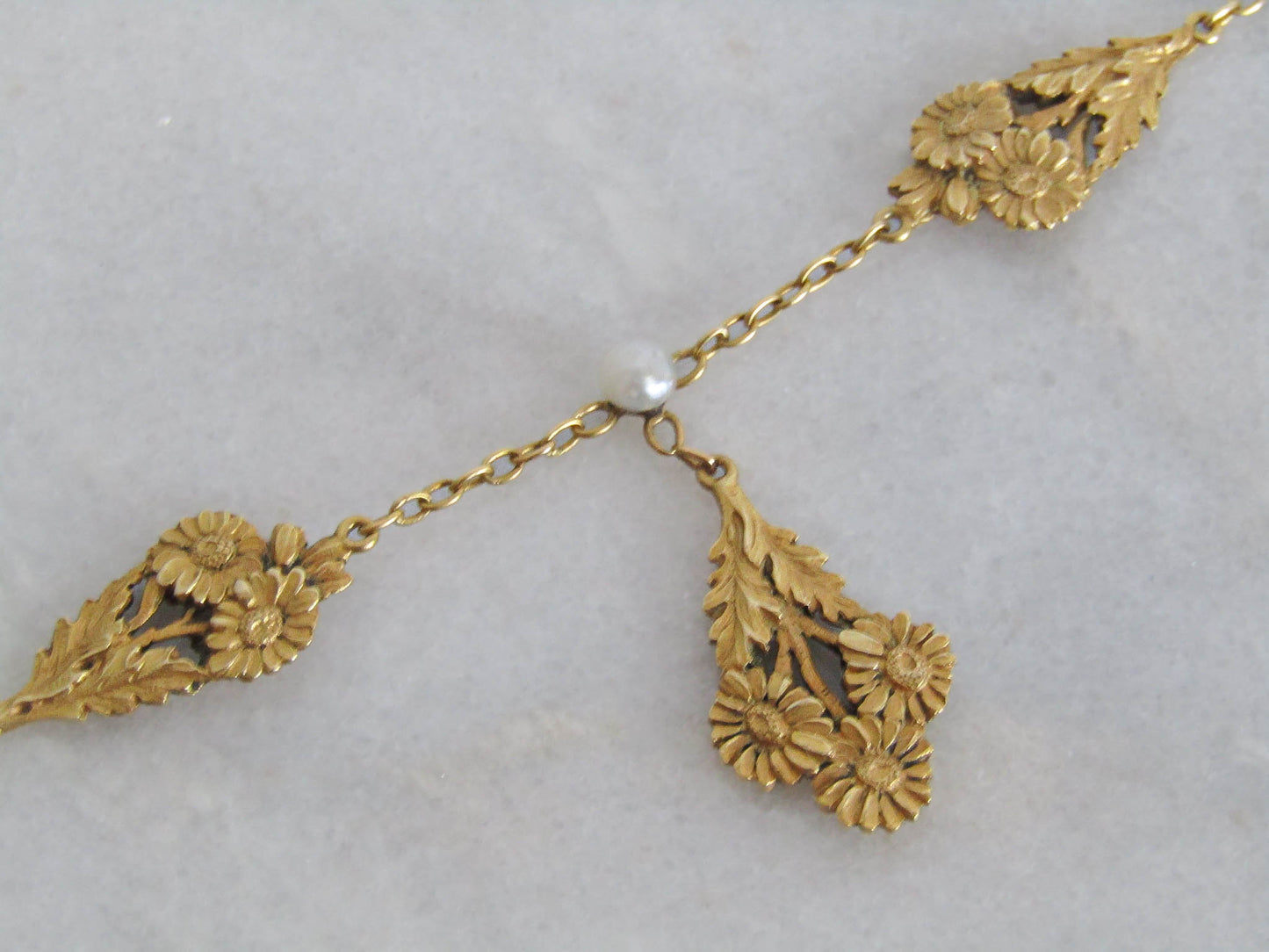 Antique 18K Solid Gold Art Nouveau Floral Drapery Necklace with Daisies c. 1910