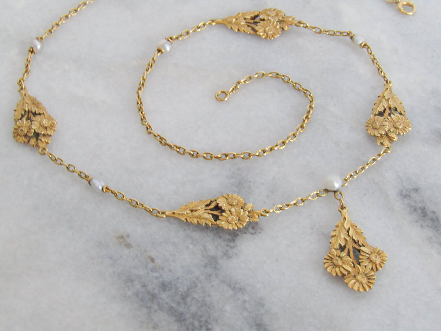 Antique 18K Solid Gold Art Nouveau Floral Drapery Necklace with Daisies c. 1910