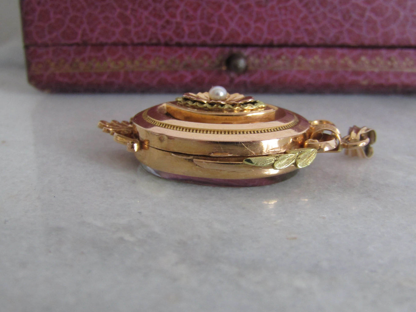 18K Antique French Belle Epoque Locket with Beveled Glass Back, Victorian Pendant Mourning Locket