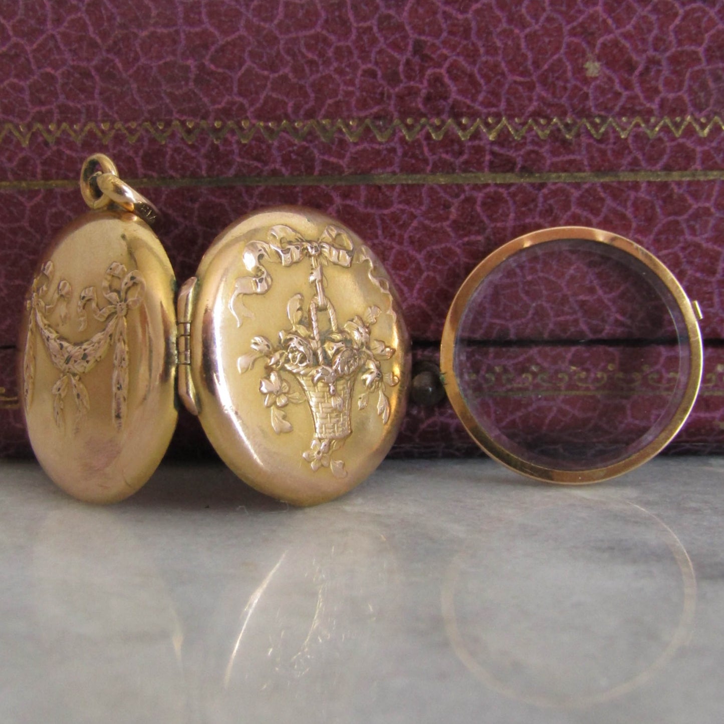 Antique Gold Filled Art Nouveau Locket with removable frame c. 1900