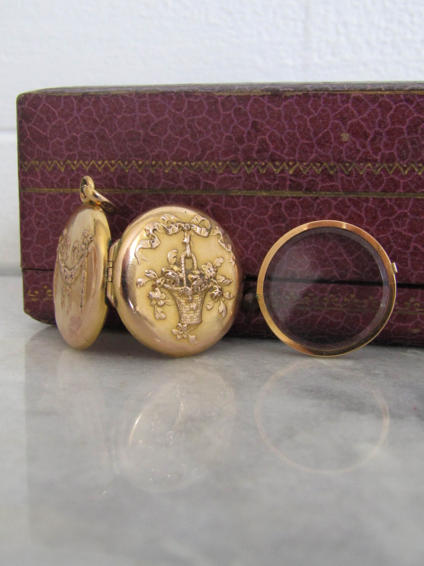 Antique Gold Filled Art Nouveau Locket with removable frame c. 1900