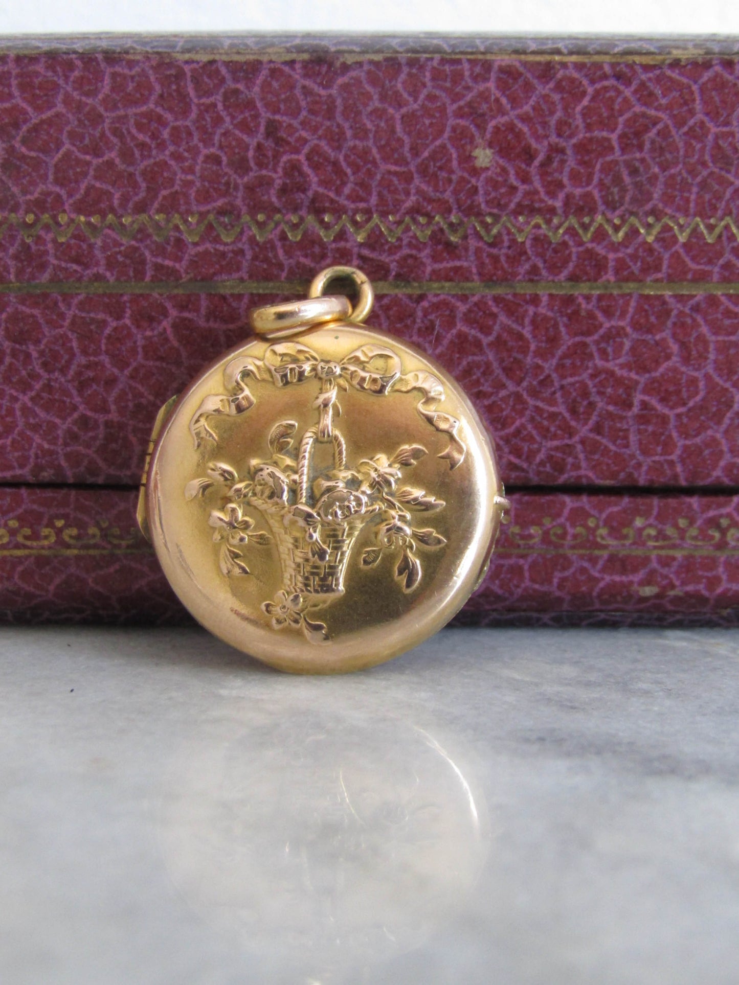 Antique Gold Filled Art Nouveau Locket with removable frame c. 1900