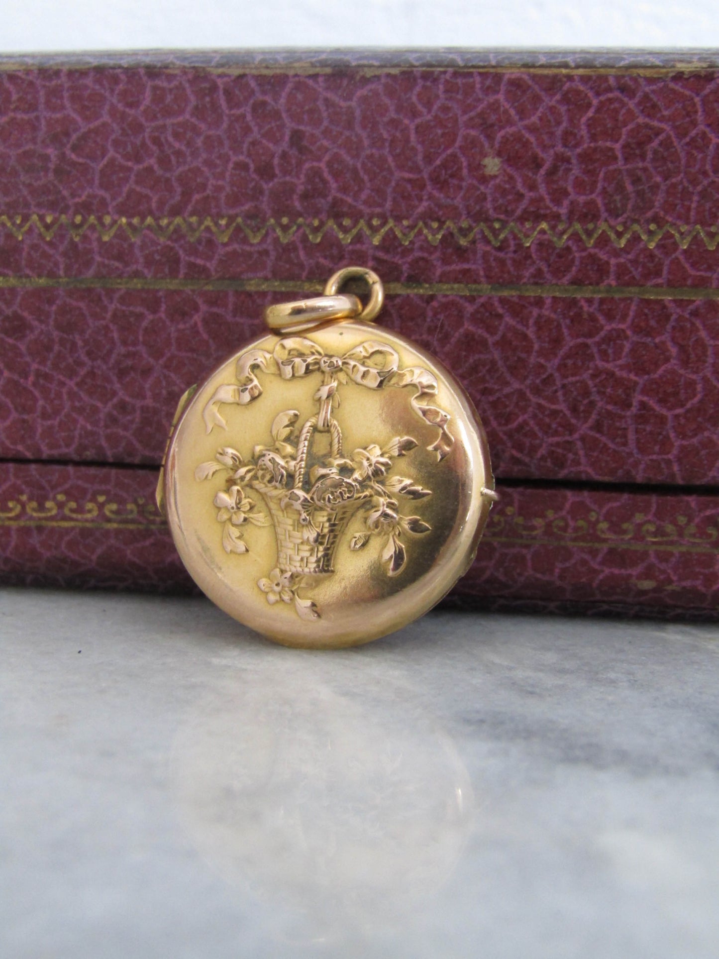 Antique Gold Filled Art Nouveau Locket with removable frame c. 1900