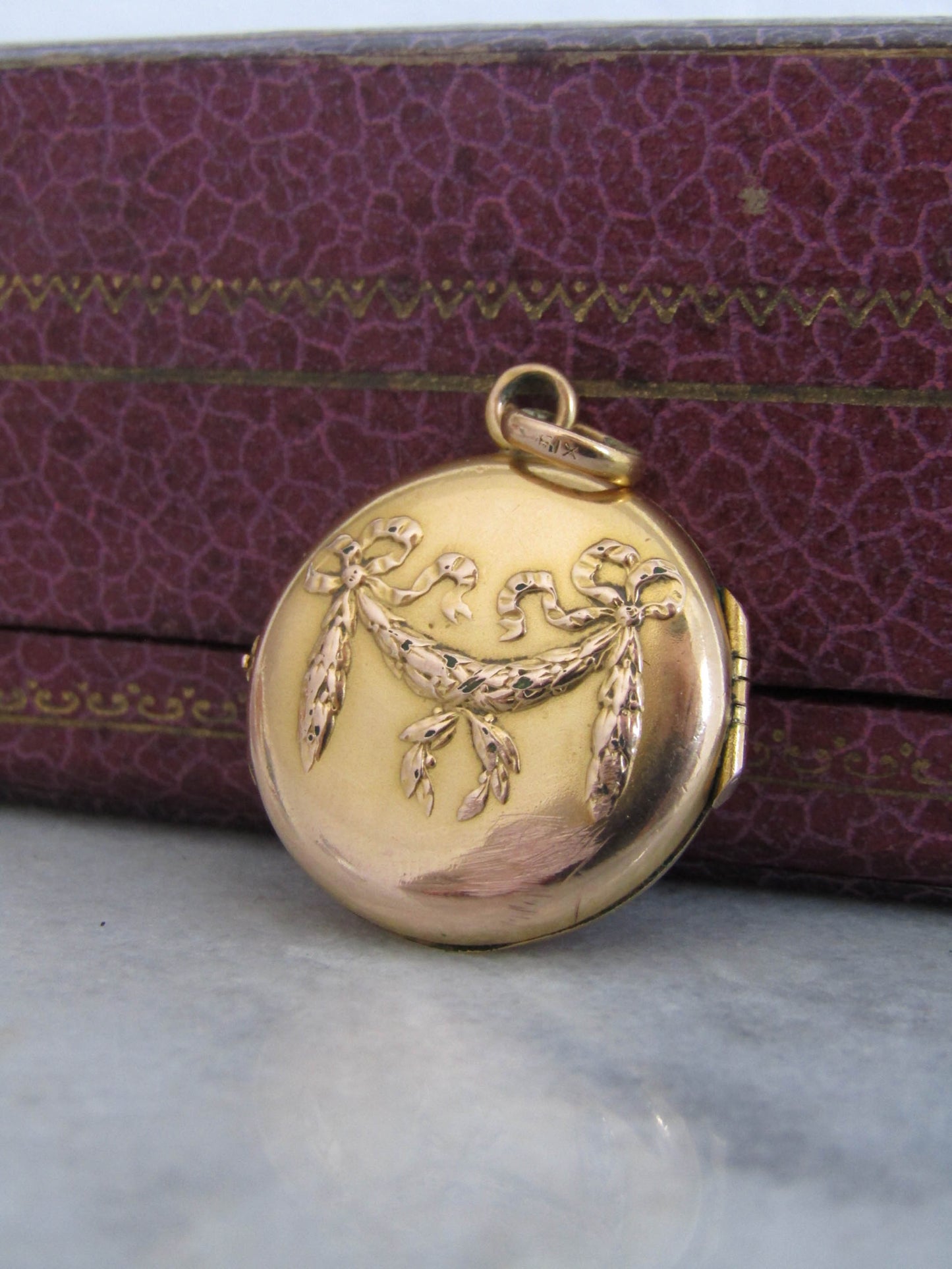 Antique Gold Filled Art Nouveau Locket with removable frame c. 1900