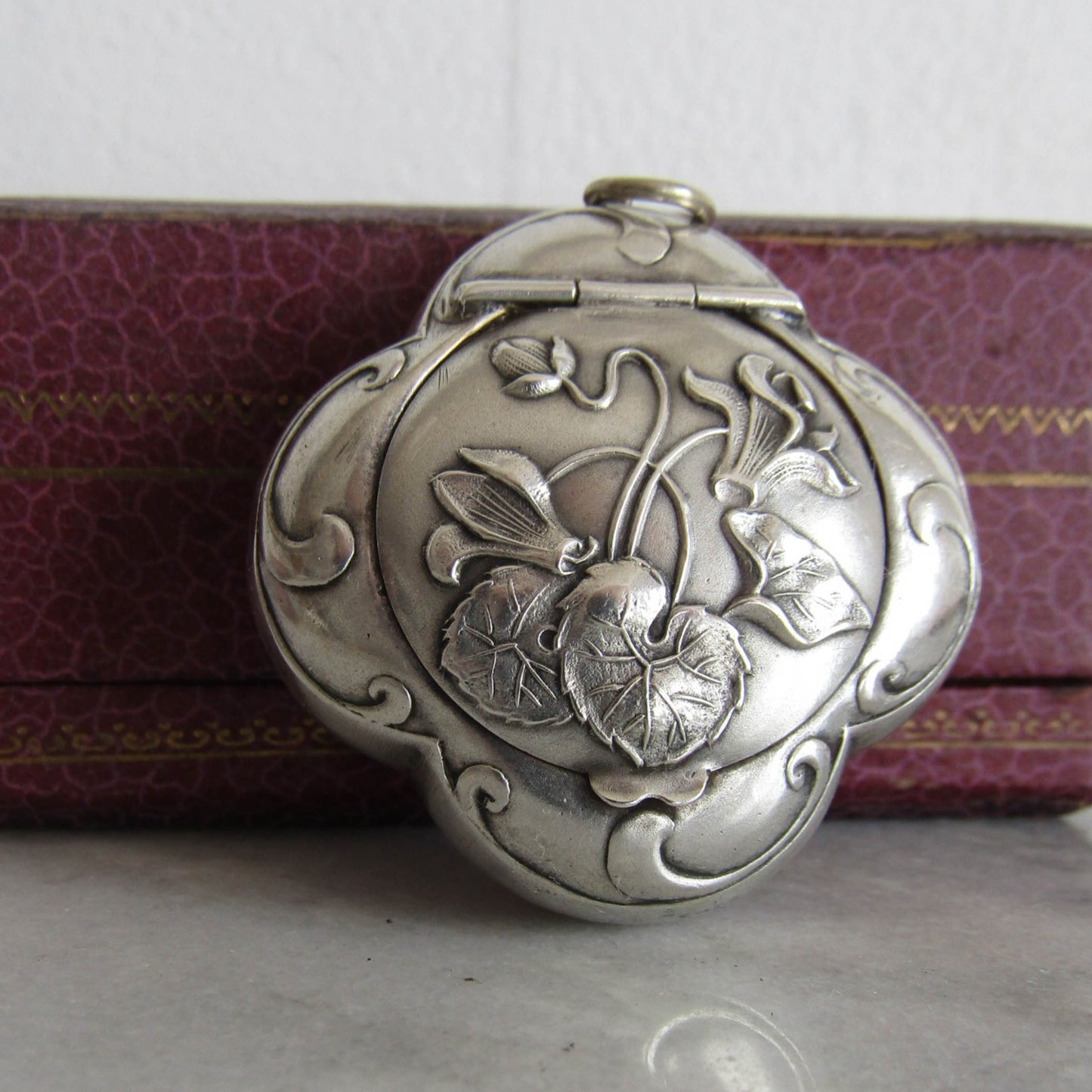 Antique Art Nouveau Quadrilobe Pillbox Powderbox Pendant c. 1900