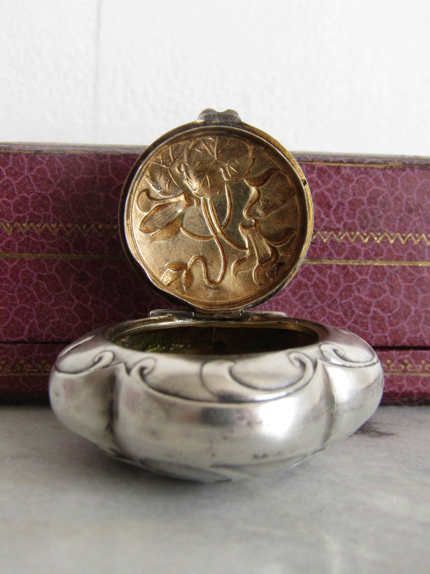 Antique Art Nouveau Quadrilobe Pillbox Powderbox Pendant c. 1900