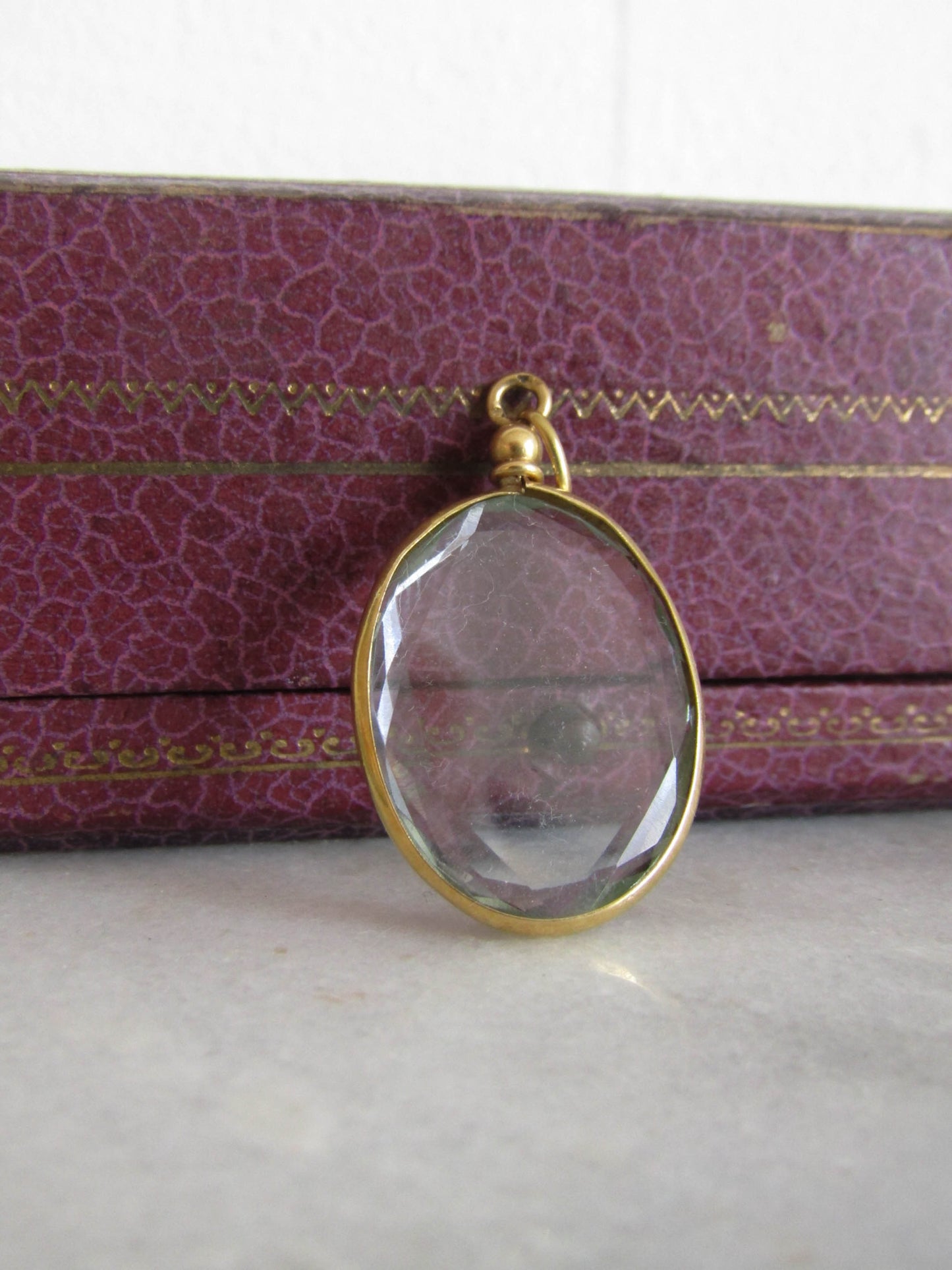 Antique 18K Gold Oval Edwardian Shaker Locket with Beveled Glass