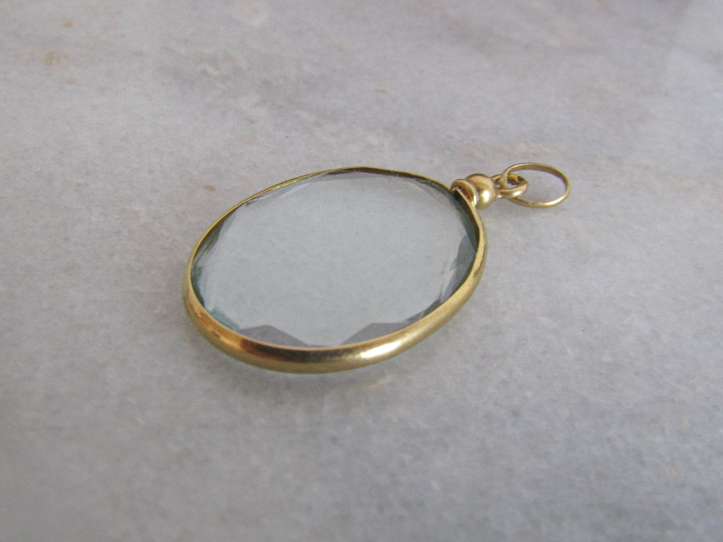 Antique 18K Gold Oval Edwardian Shaker Locket with Beveled Glass