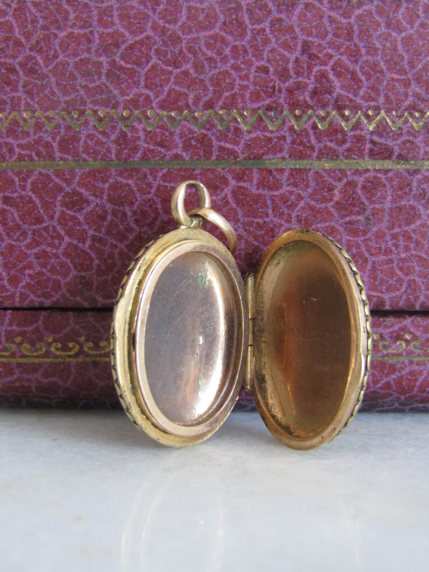 Antique Guilloche Victorian Locket with Removable Glass Insert, XIX Century French Locket