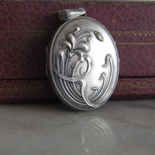 Antique Silver Art Nouveau Locket c. 1890