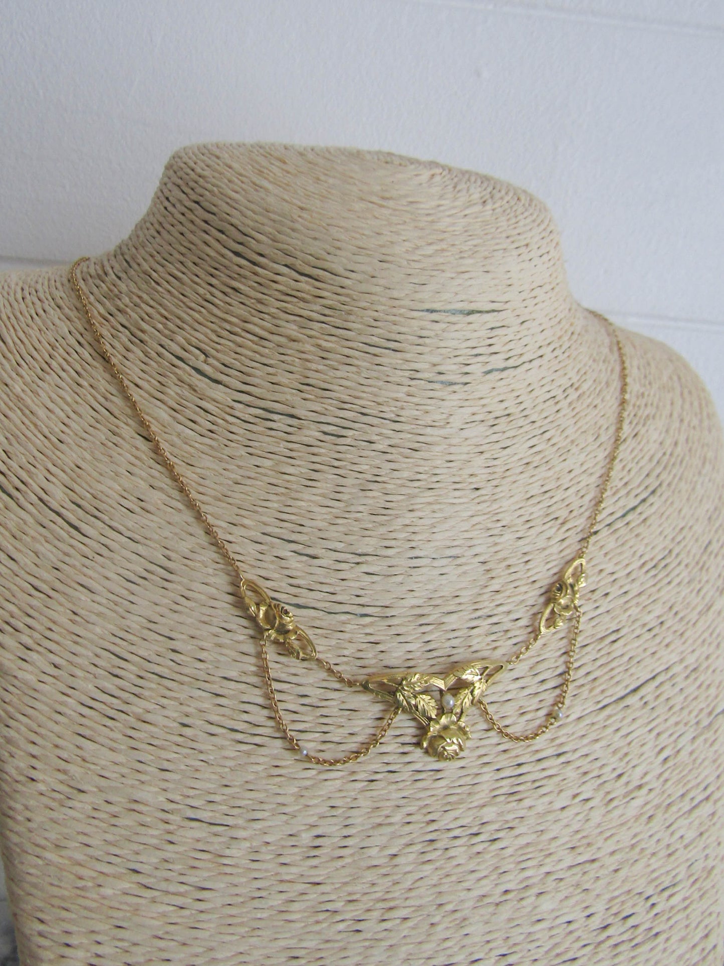 Art Nouveau 18K Solid Gold Drapery Necklace c. 1900