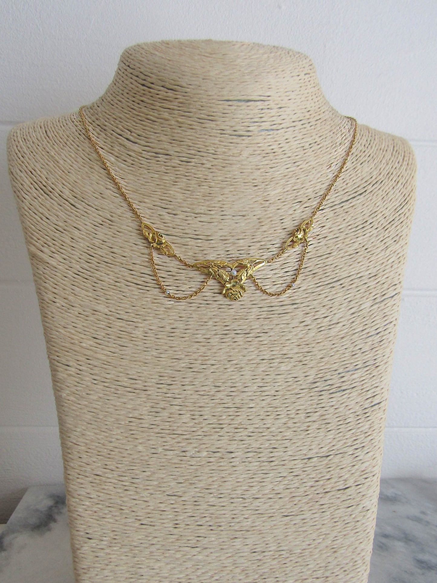 Art Nouveau 18K Solid Gold Drapery Necklace c. 1900