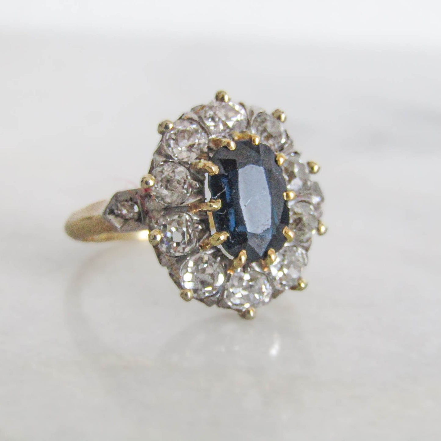 1.7 Carat Art Deco Sapphire and Diamond Platinum Ring, Antique Pompadour Daisy Ring c. 1910