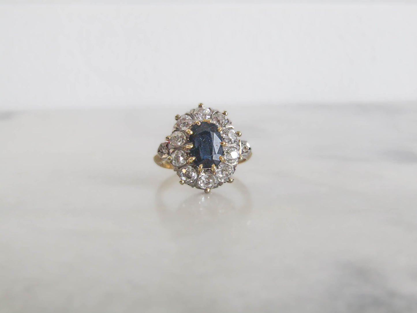 1.7 Carat Art Deco Sapphire and Diamond Platinum Ring, Antique Pompadour Daisy Ring c. 1910