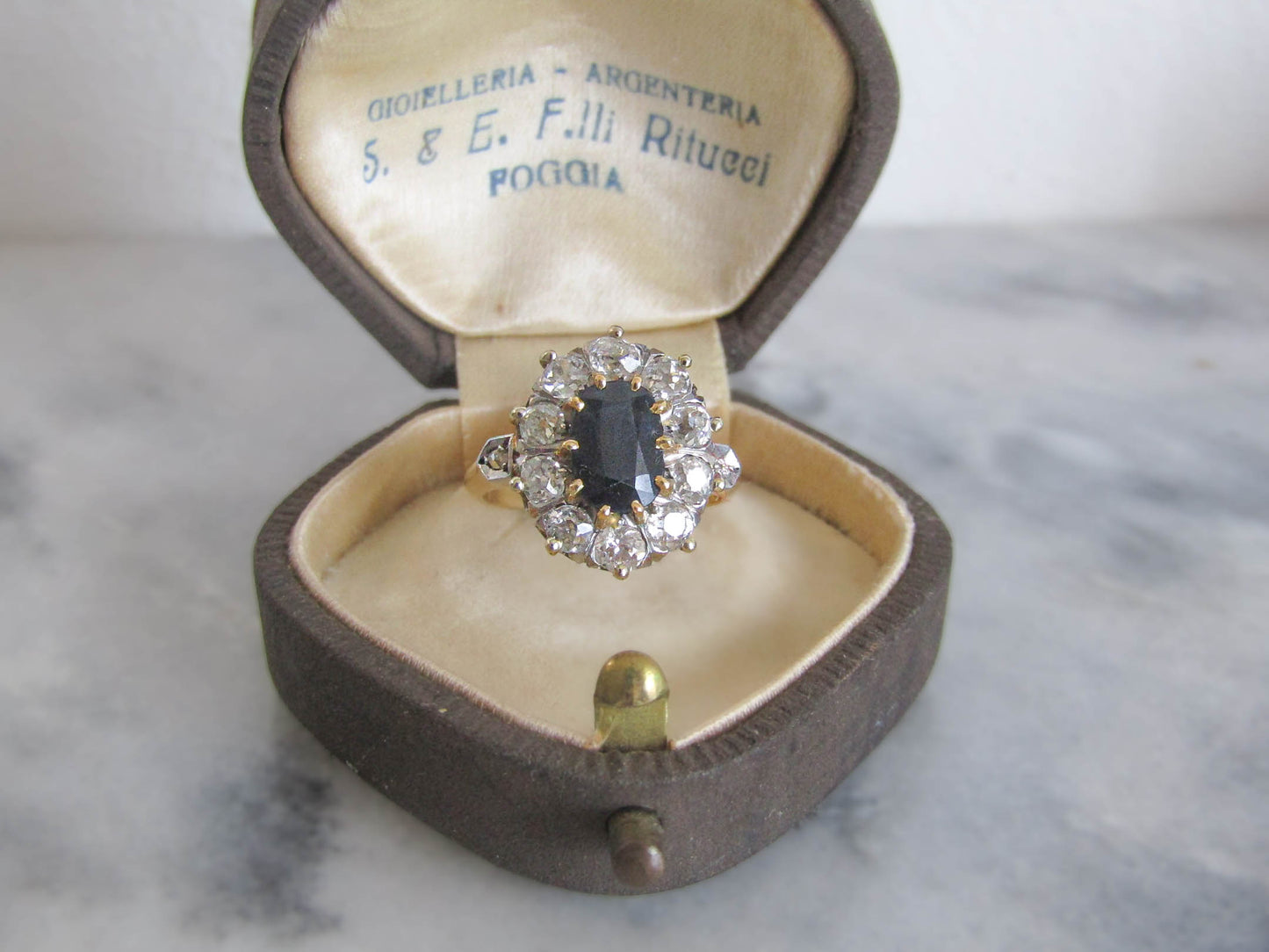 1.7 Carat Art Deco Sapphire and Diamond Platinum Ring, Antique Pompadour Daisy Ring c. 1910