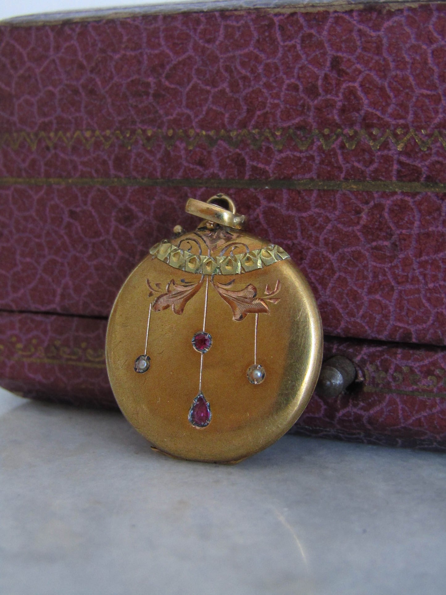 Antique 18K Gold French Pendant Locket c. 1900, Art Nouveau Sentimental Locket c. 1900