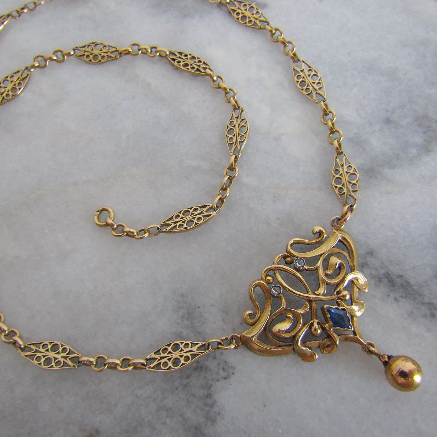 Art Nouveau Solid 18K Gold Mistletoe Pendant Necklace c. 1900