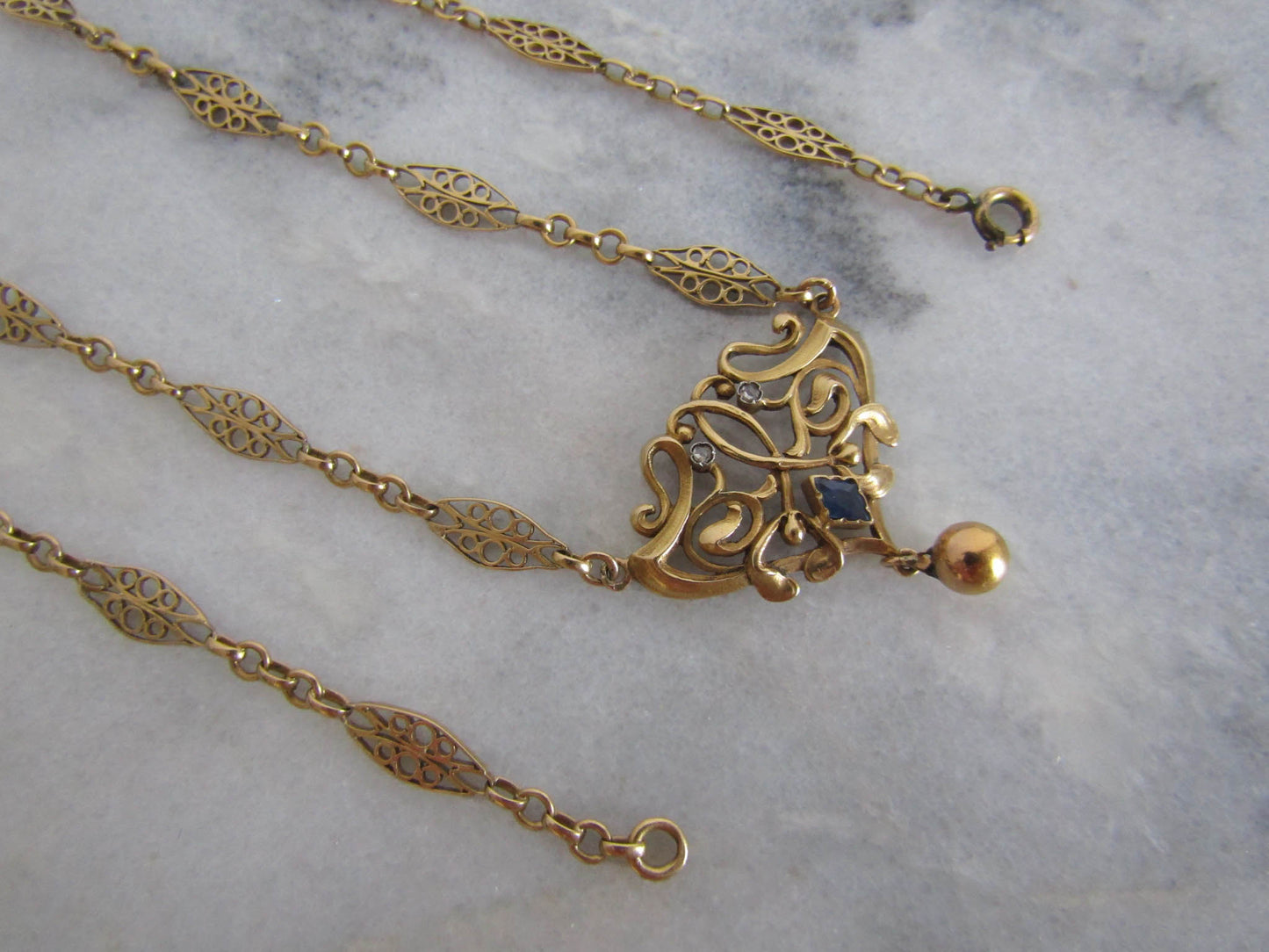 Art Nouveau Solid 18K Gold Mistletoe Pendant Necklace c. 1900