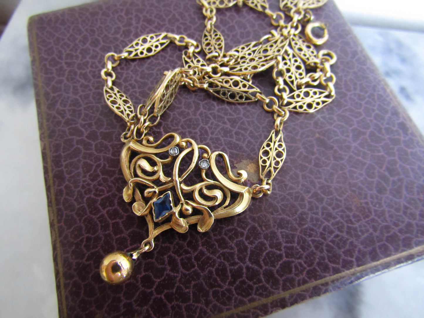 Art Nouveau Solid 18K Gold Mistletoe Pendant Necklace c. 1900