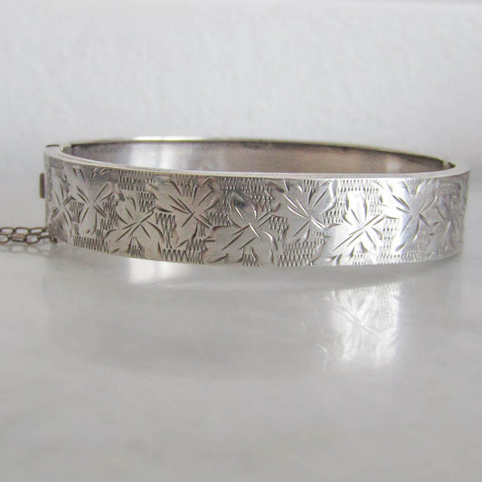 Antique Solid 18k White Gold French Bangle Bracelet with Romantic Ivy motif c. 1920