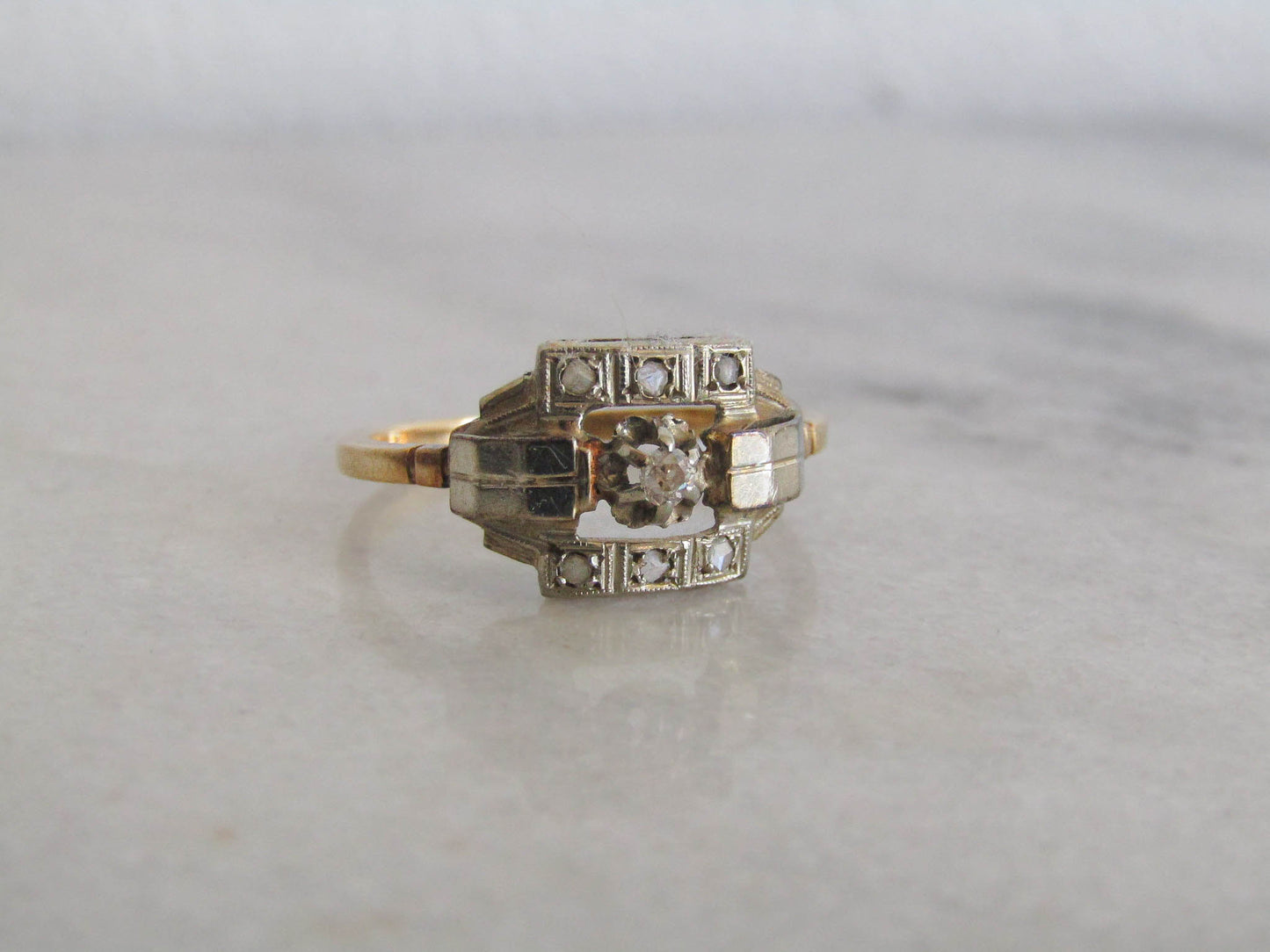 Antique Art Deco 18K Solid Gold Diamond Solitaire Engagement Ring c. 1920