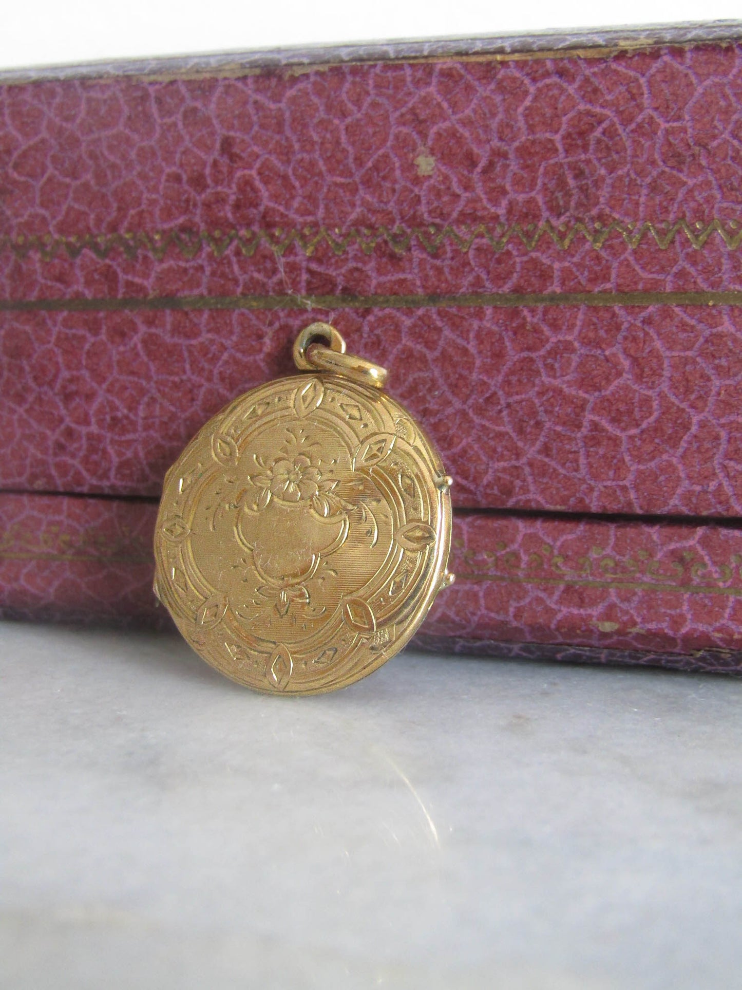 Antique 18K Solid Gold Guilloche Round Locke, French Victorian Engine Turned Locket