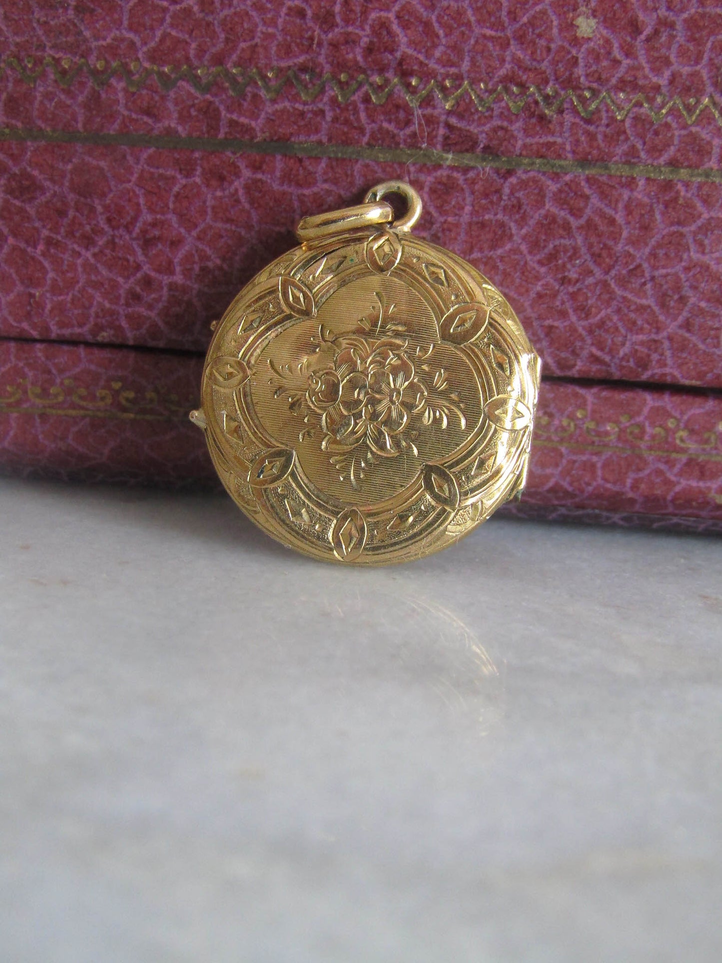 Antique 18K Solid Gold Guilloche Round Locke, French Victorian Engine Turned Locket