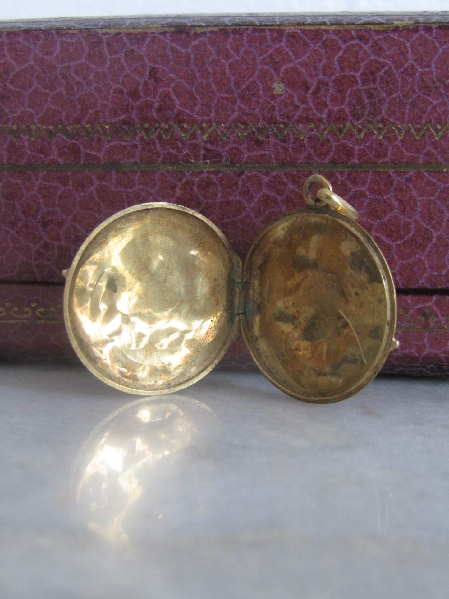 Antique 18K Solid Gold Guilloche Round Locke, French Victorian Engine Turned Locket