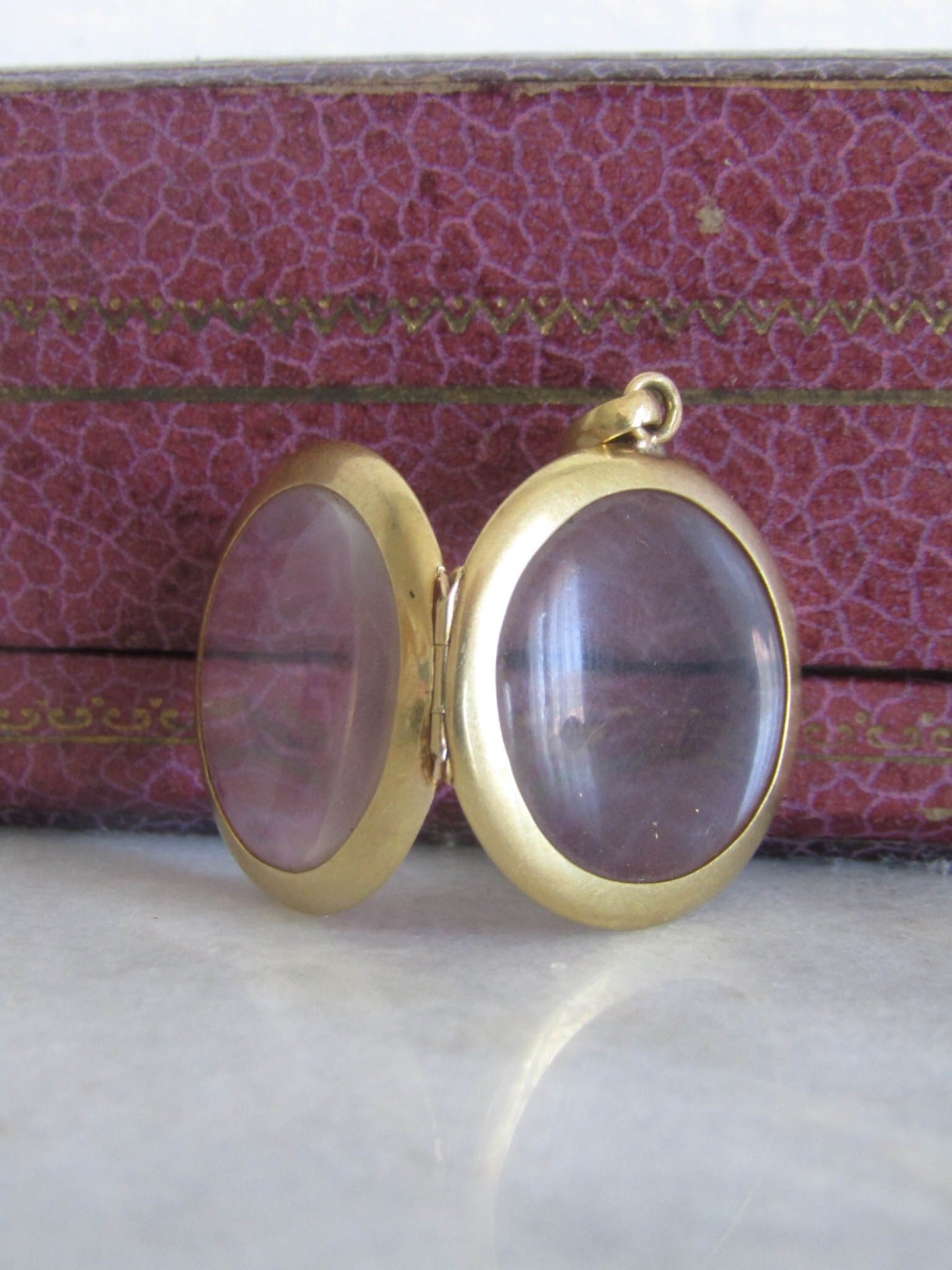 Antique 18K Solid Gold and Glass Sentimental Locket c. 1900