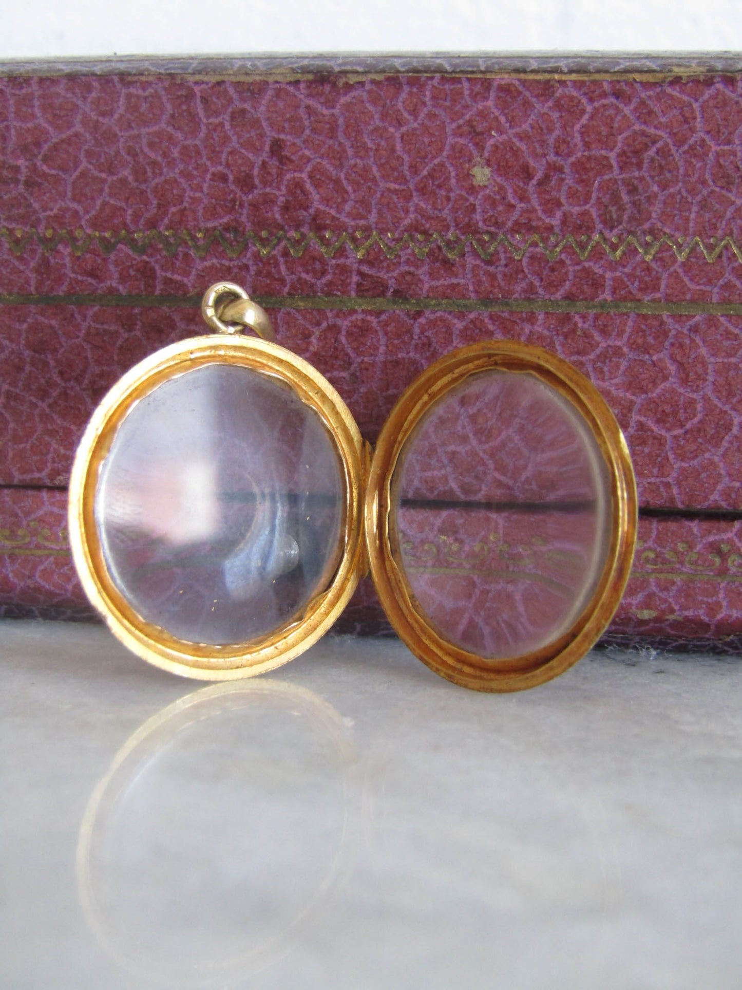 Antique 18K Solid Gold and Glass Sentimental Locket c. 1900