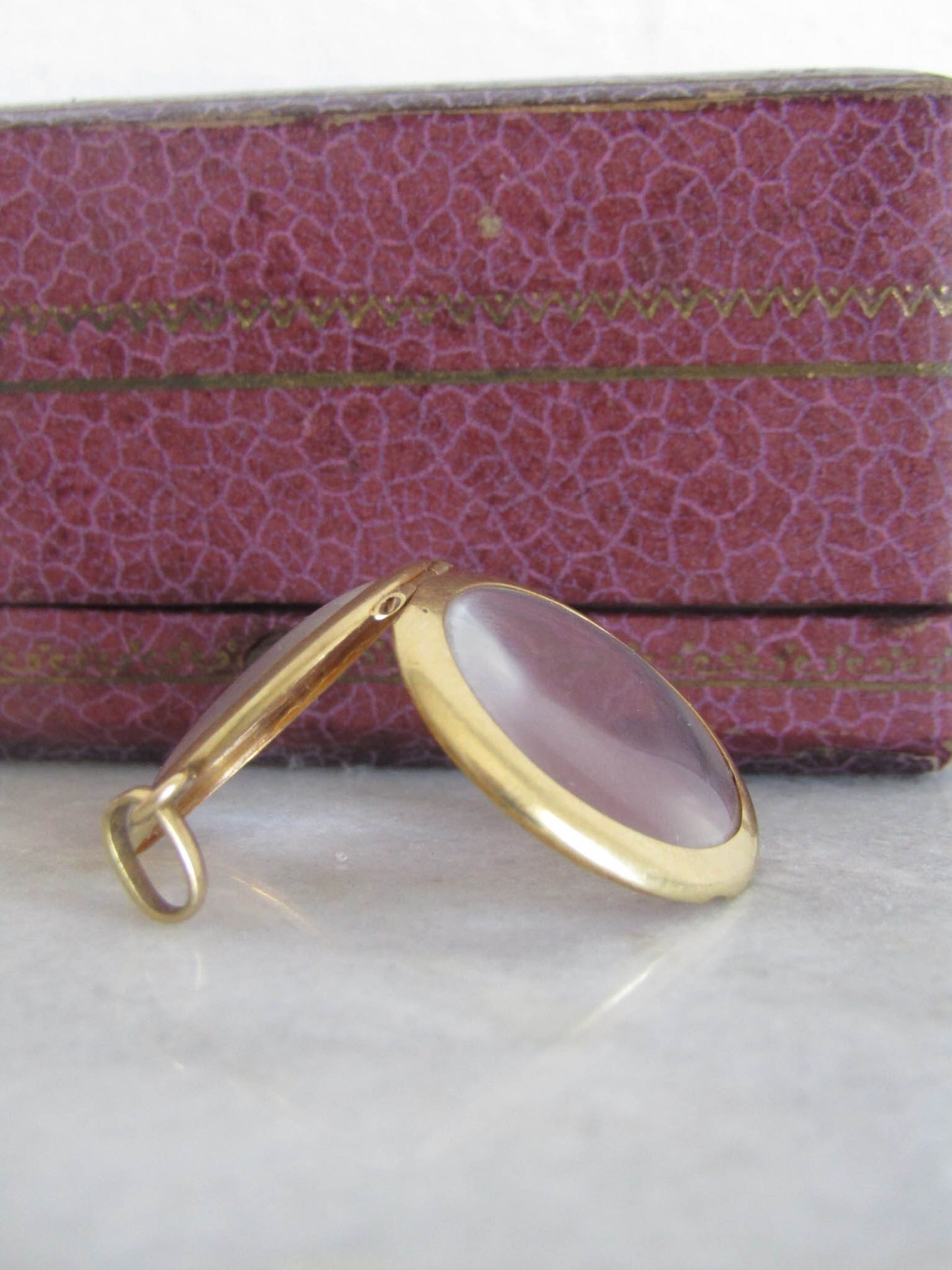 Antique 18K Solid Gold and Glass Sentimental Locket c. 1900