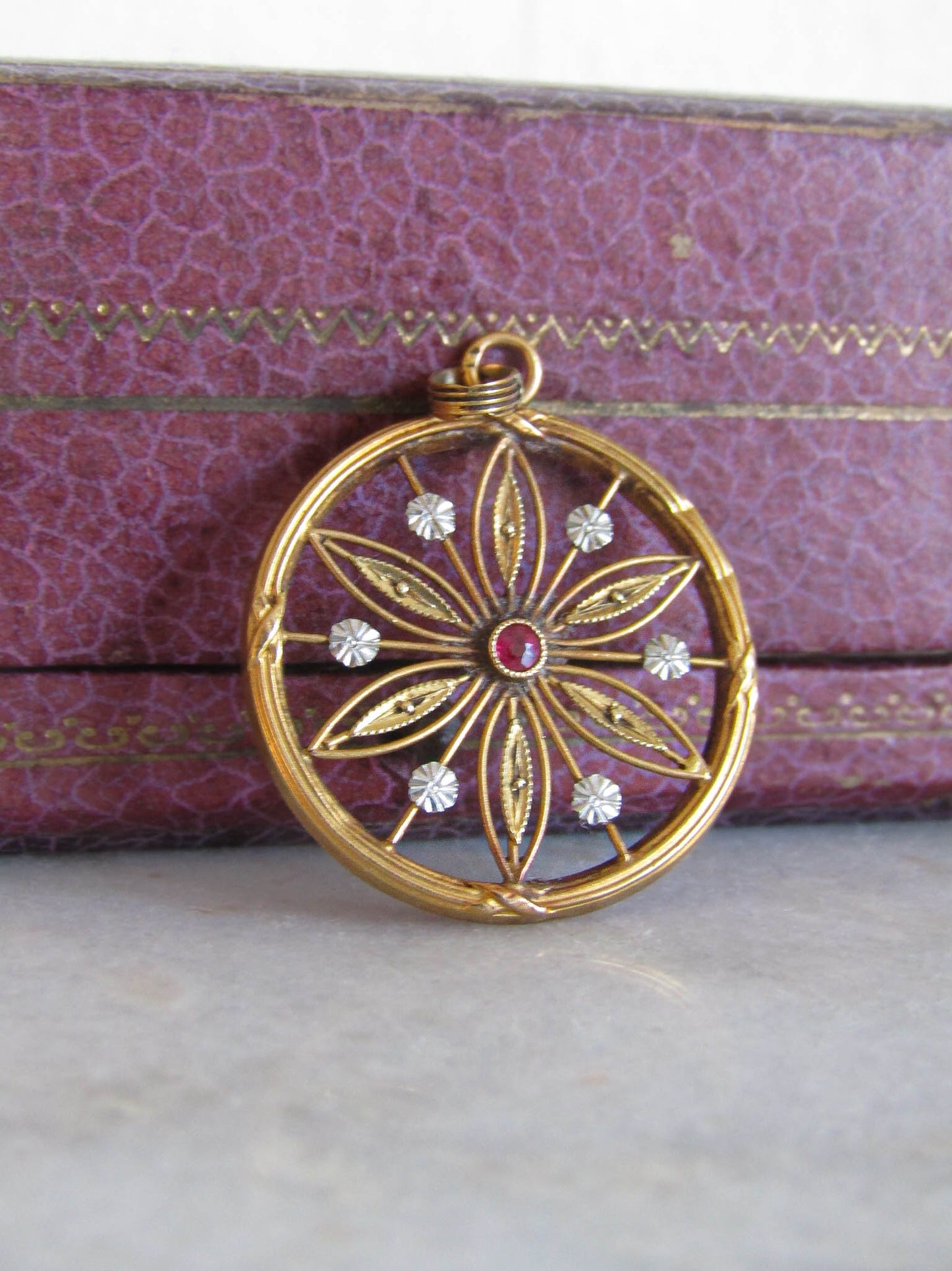 Antique Round Edwardian Floral Synthetic Ruby Pendant in 18K Solid Gold c. 1900