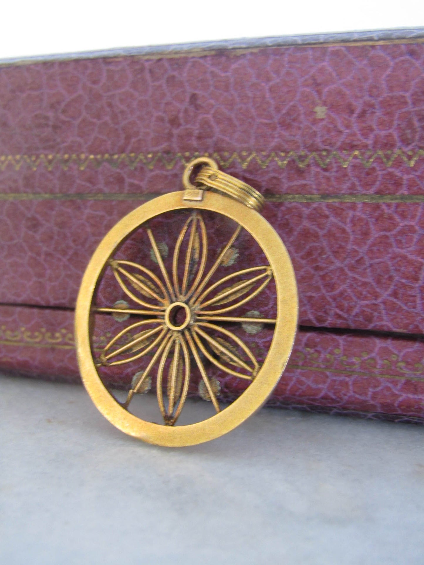 Antique Round Edwardian Floral Synthetic Ruby Pendant in 18K Solid Gold c. 1900