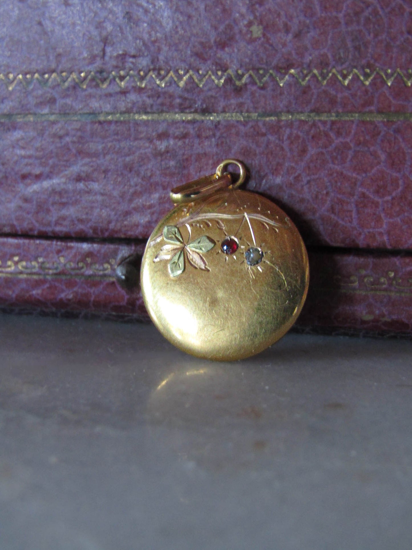 Antique French Belle Epoque 18K Solid Gold Round Pendant c. 1900